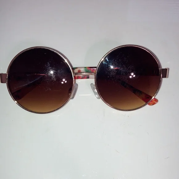 Assorted Fashion Trendy Sunglasses | 3 Pairs: Round, Cat Eye & Clubmaster Styles - Picture 6 of 7